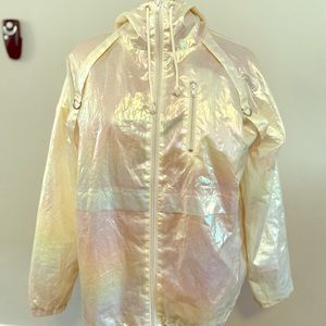 Iridescent wind breaker